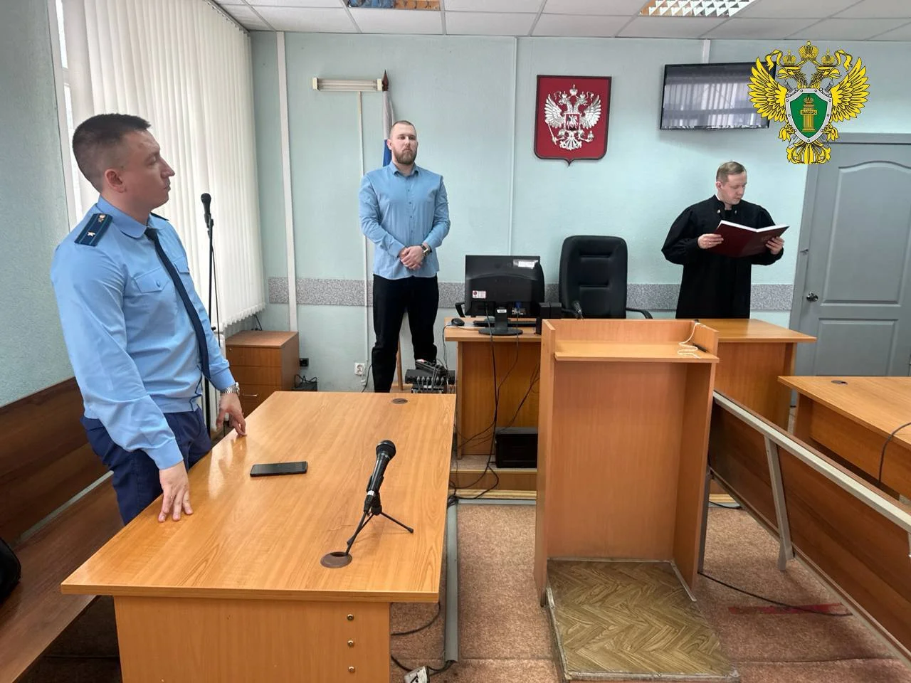 Бывшего проректора УрГЭУ осудили за взятки от студентов