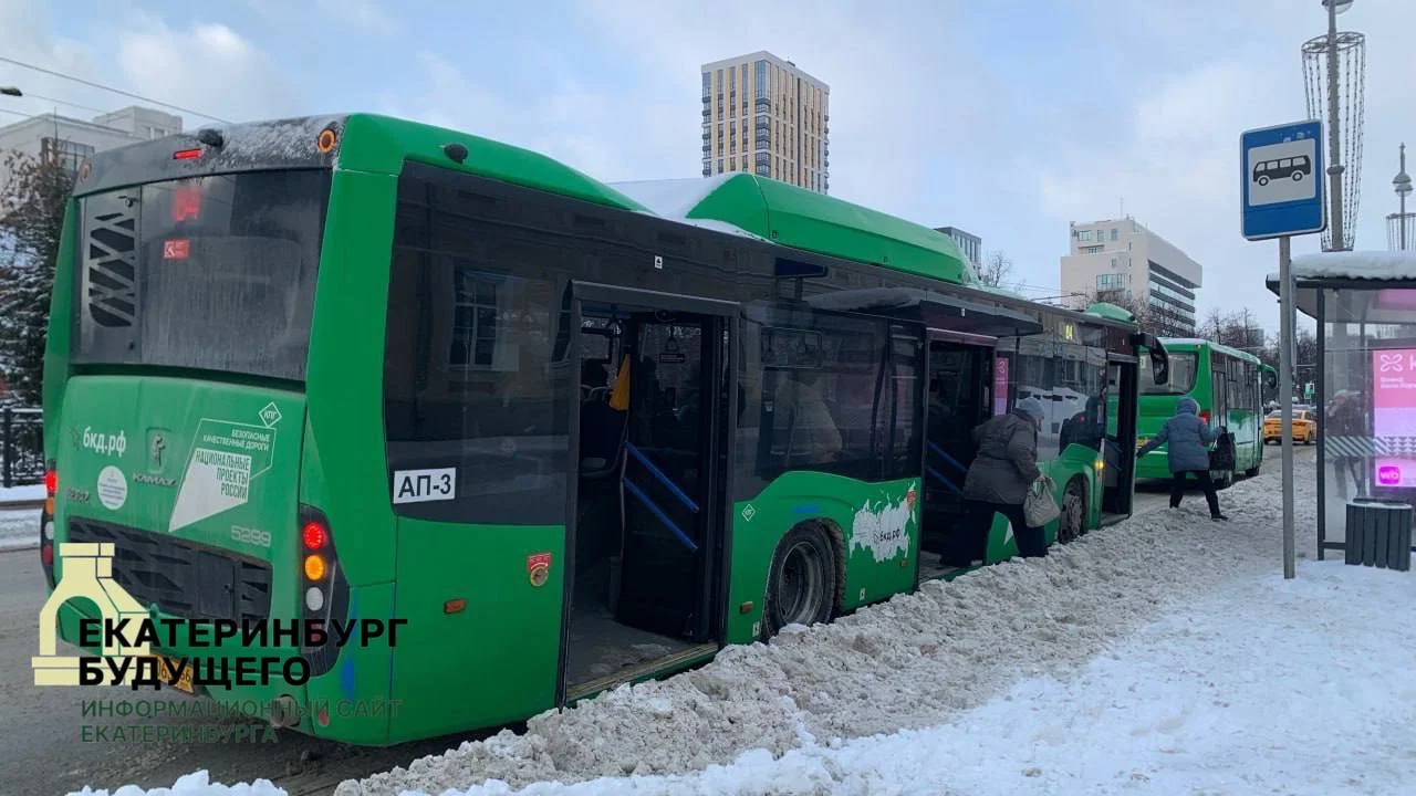 Городские службы не&nbsp;справляются с&nbsp;уборкой снега